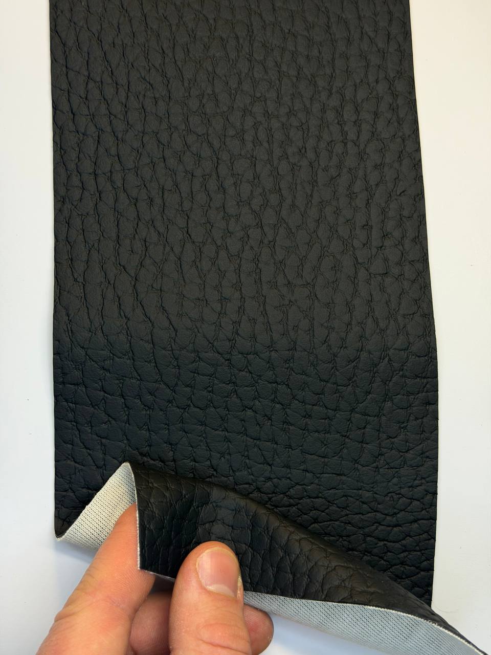 Автомобільний шкірзамінник Volvo крупна текстура (екошкіра)