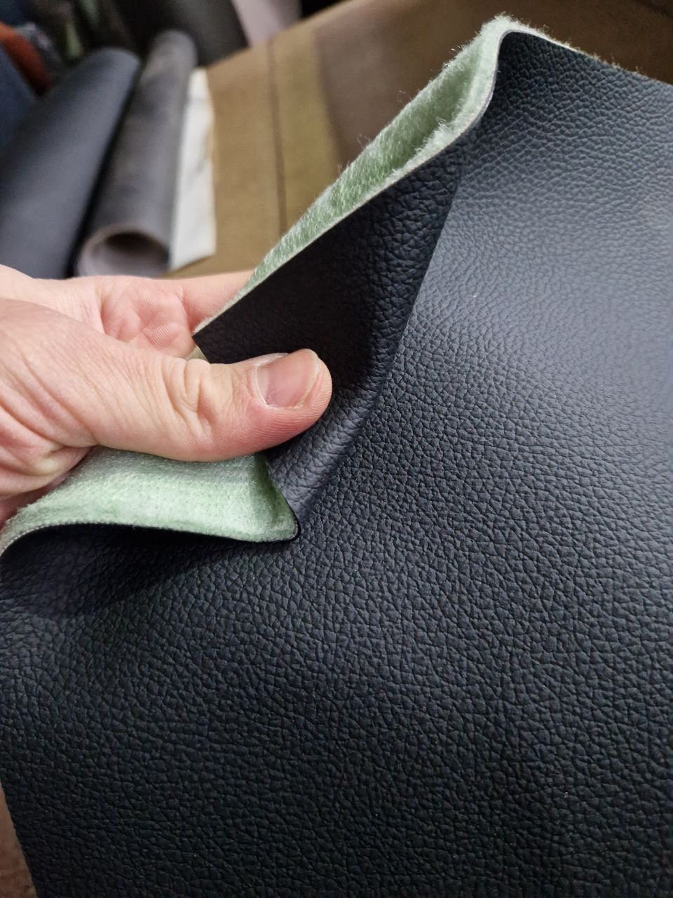 Шкірзамінник автомомбільний чорний на поролоні BMW Nappa